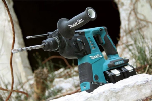 Makita DHR242RME Máy khoan bê tông 3 chức năng dùng pin (kèm 02 pin 4.0ah + sạc nhanh)