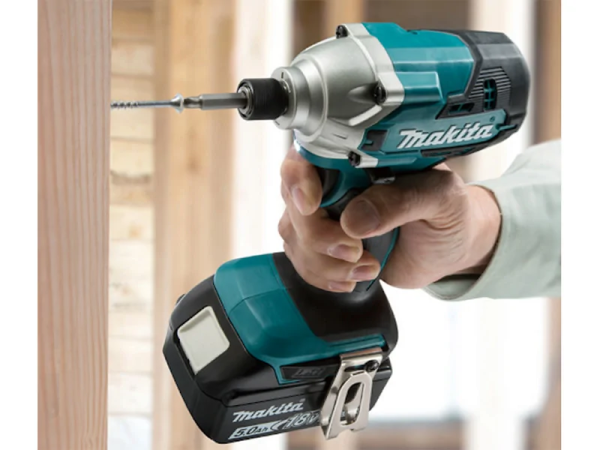 Makita DTD156SF1J Máy bắt vít dùng pin(bl1830b*1+dc18sd+ (kèm 01 pin 3.0 + sạc)