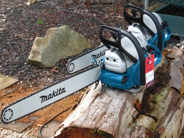 Makita DCS232T Máy cưa xích chạy xăng(22.2ml/250mm/
