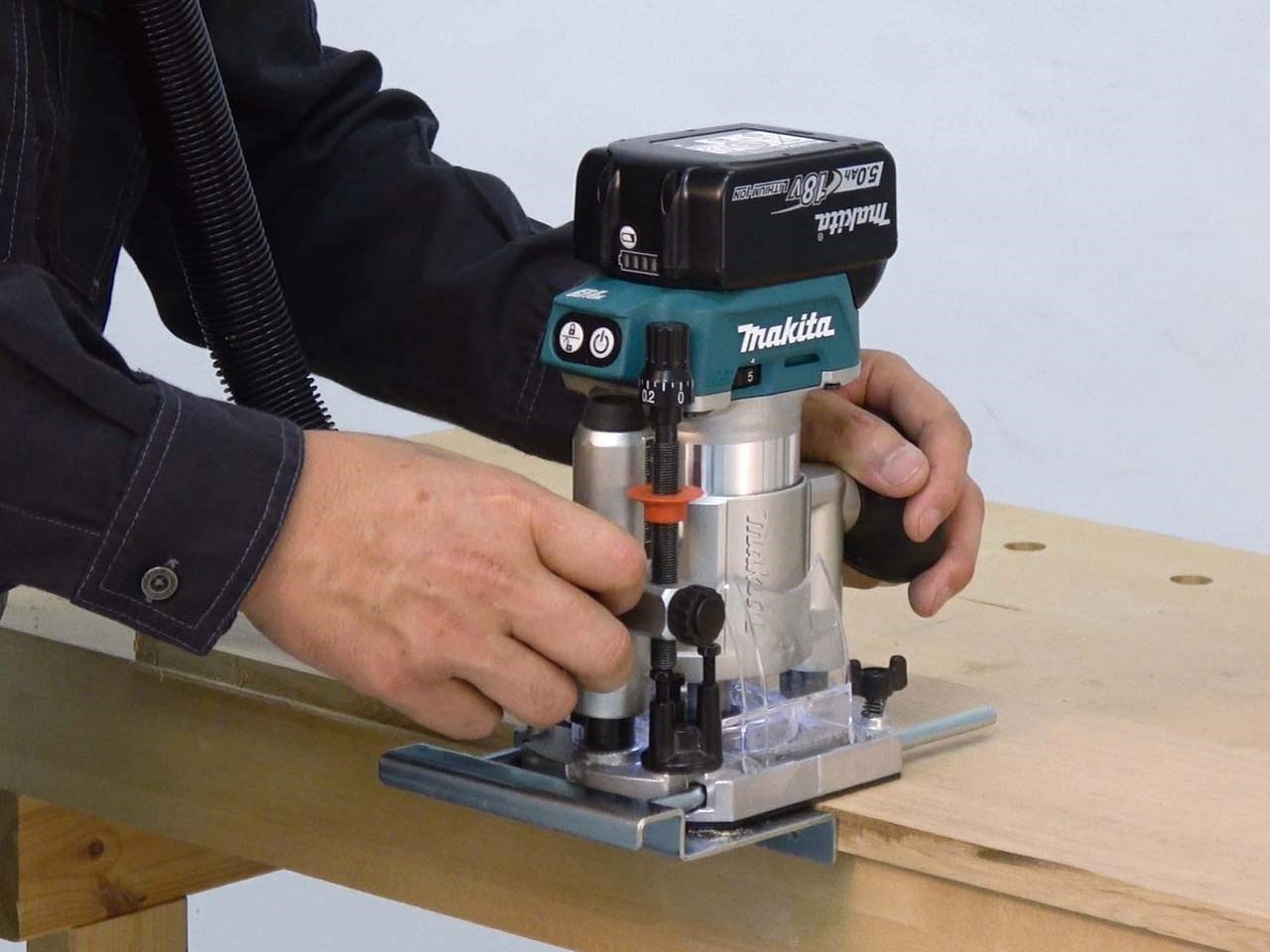 Bosch GKF 12V-8 Máy phay dùng pin